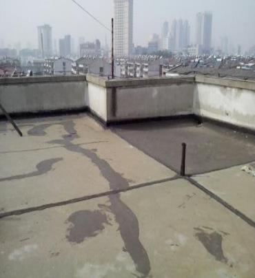 独山子漏水维修 楼顶漏水是什么原因，楼顶漏水维修方法是什么?